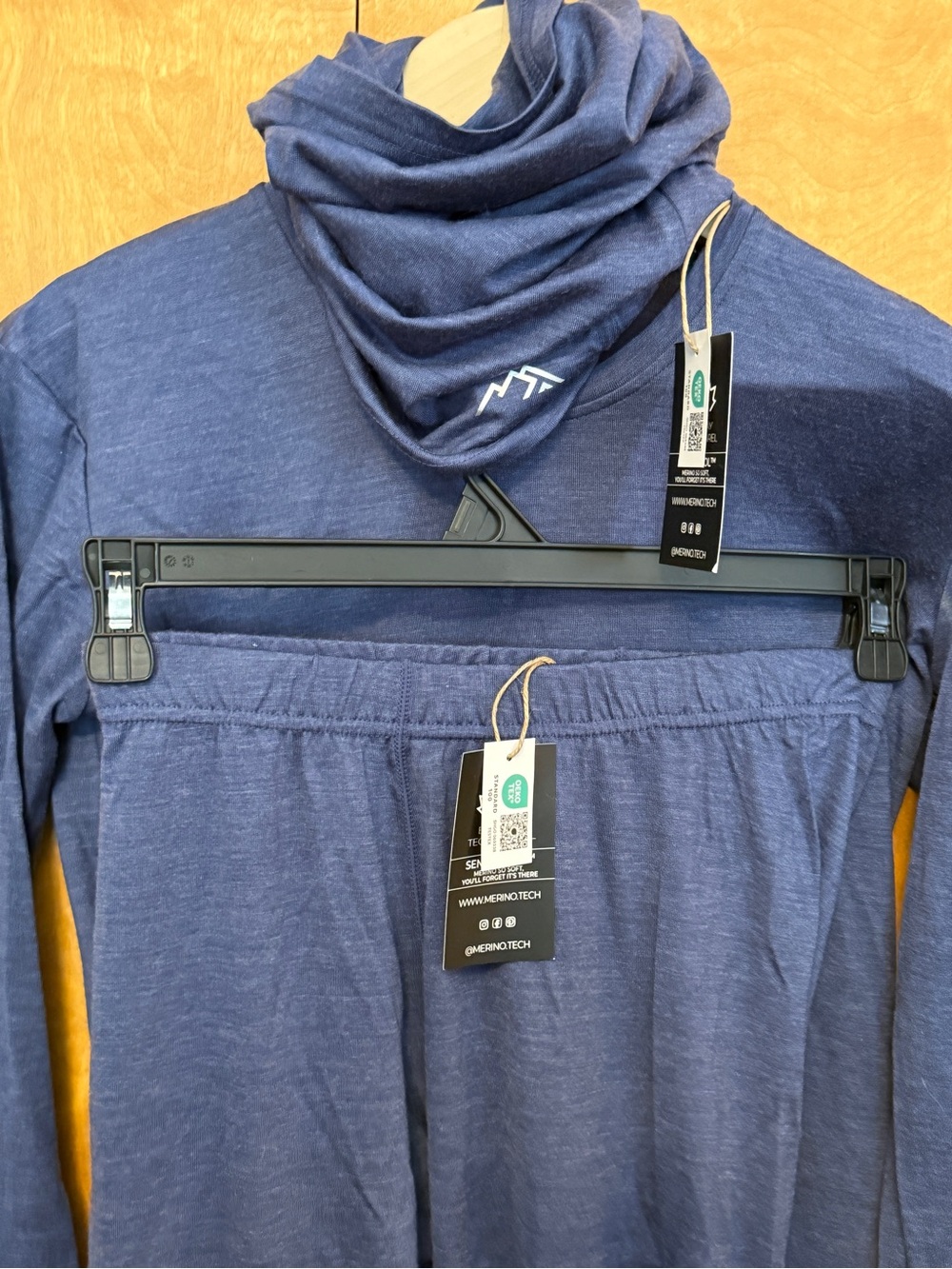 Women's Merino Windsor Blue Set + Neck Gaiter size medium NWT